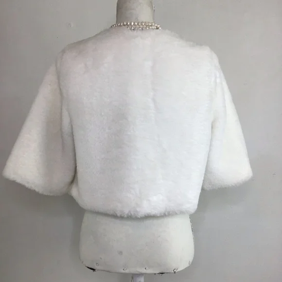 HAANI WOMEN ELEGANT SNOW WHITE FAUX FUR BELL SLEEVE FANCY EVENT SHAWL WRAP SZ S - Picture 2 of 7